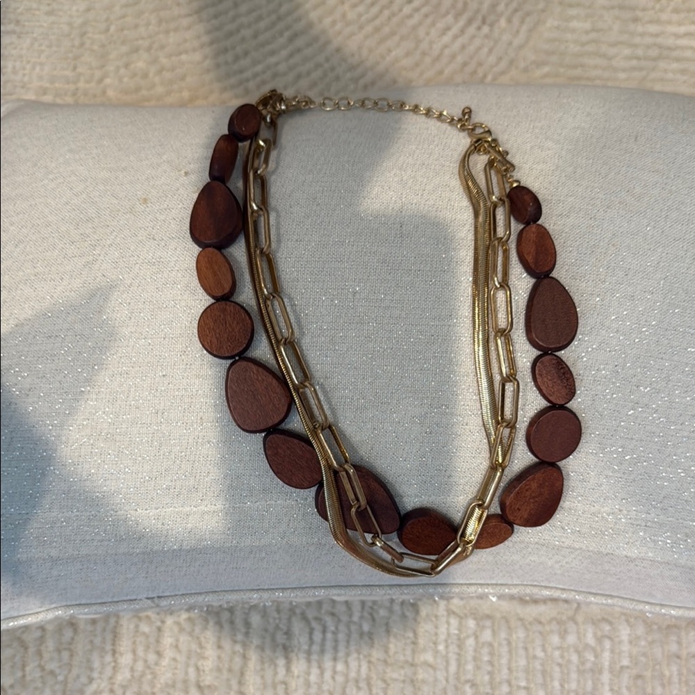 Elegant Wooden and Gold Necklace (costume)